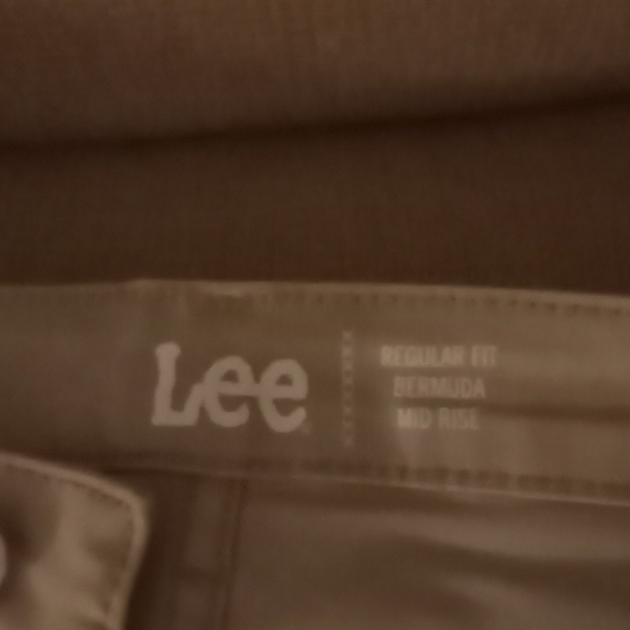 Shorts - Picture 2 of 4